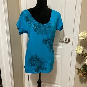 Woman’s short sleeve tee